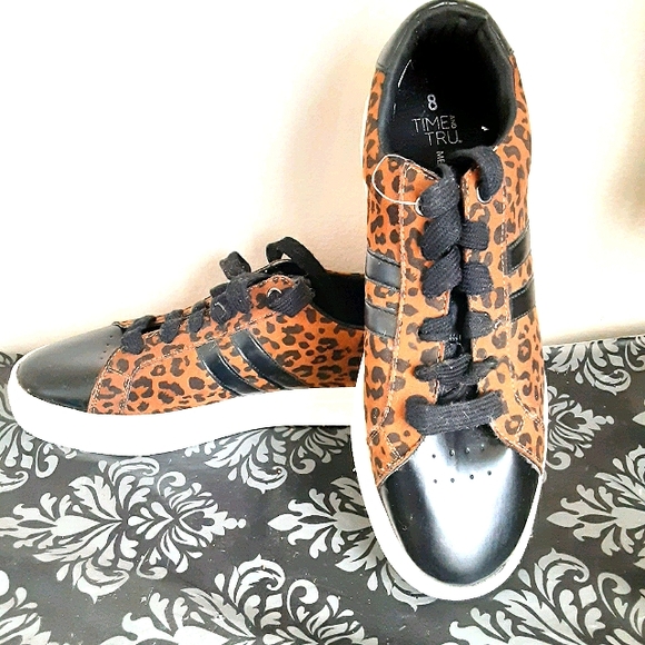 Shoes - Picture 1 of 2